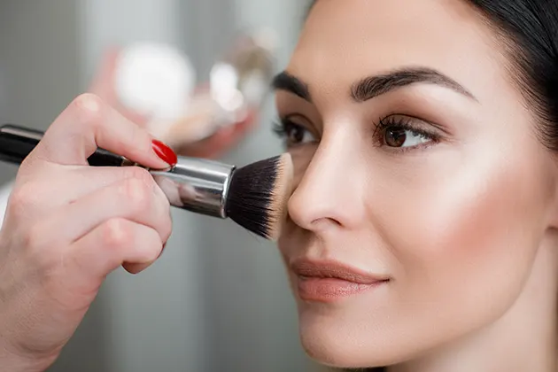 Make-up und Hautpflege - Das Erfolgsduo fur strahlende Haut